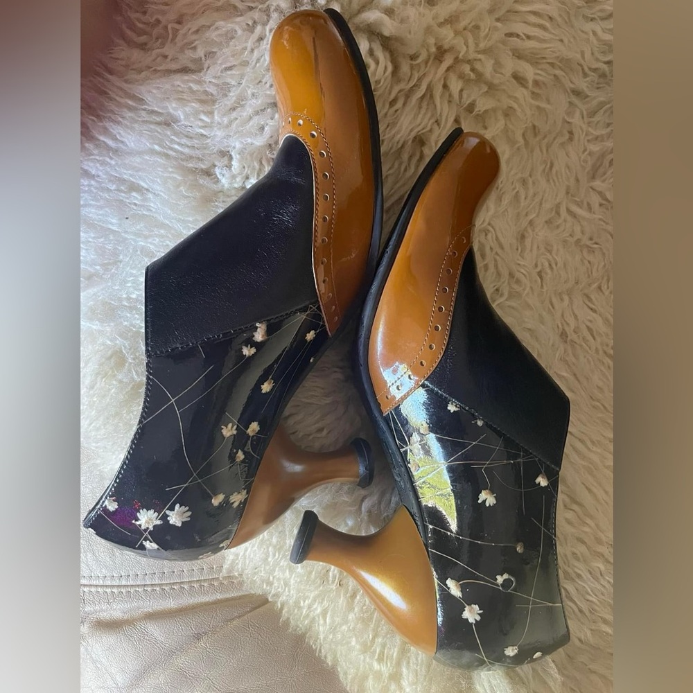 John Fluevog Shoes - Ella Baker - sz 8 - Picture 4 of 10